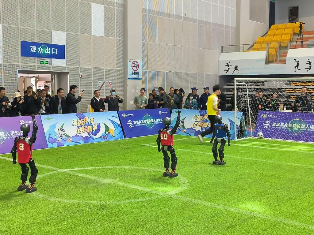 体图：加盟多特之前，施洛特贝克曾与萨利在后者家中会面